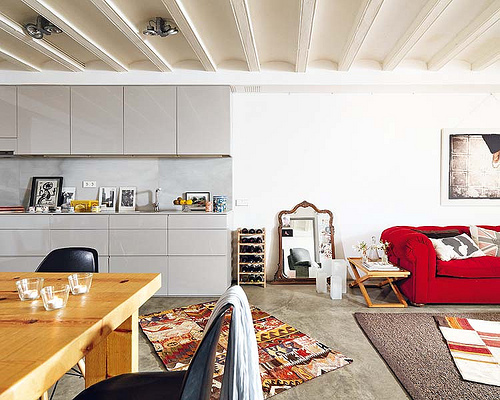 paso de la cocina al salón